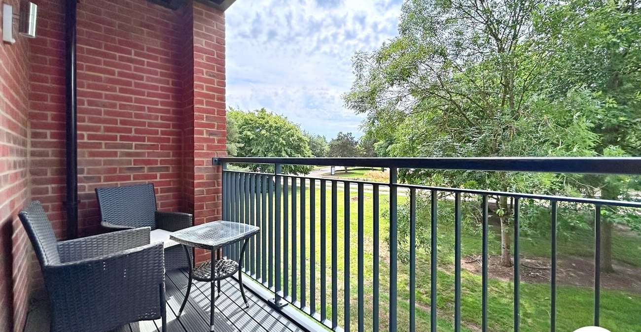2 bedroom property to rent in Kings Hill | Robinson Michael & Jackson