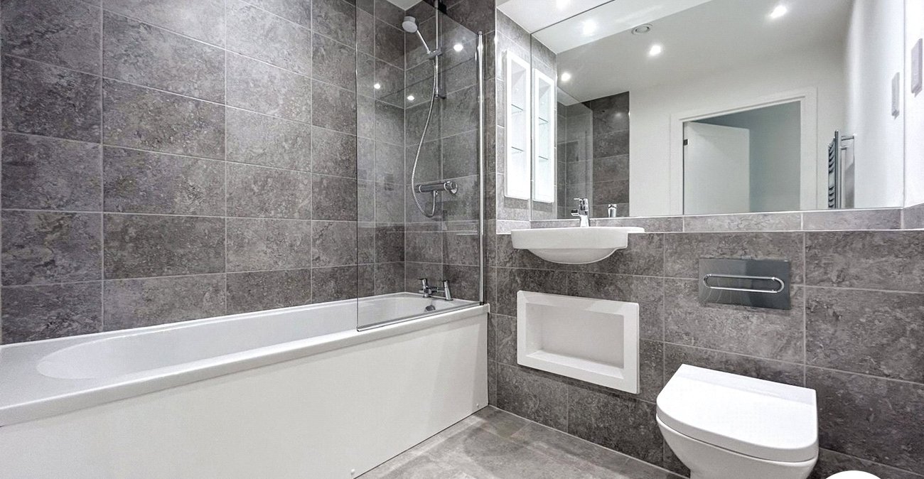 2 bedroom property to rent in Kings Hill | Robinson Michael & Jackson
