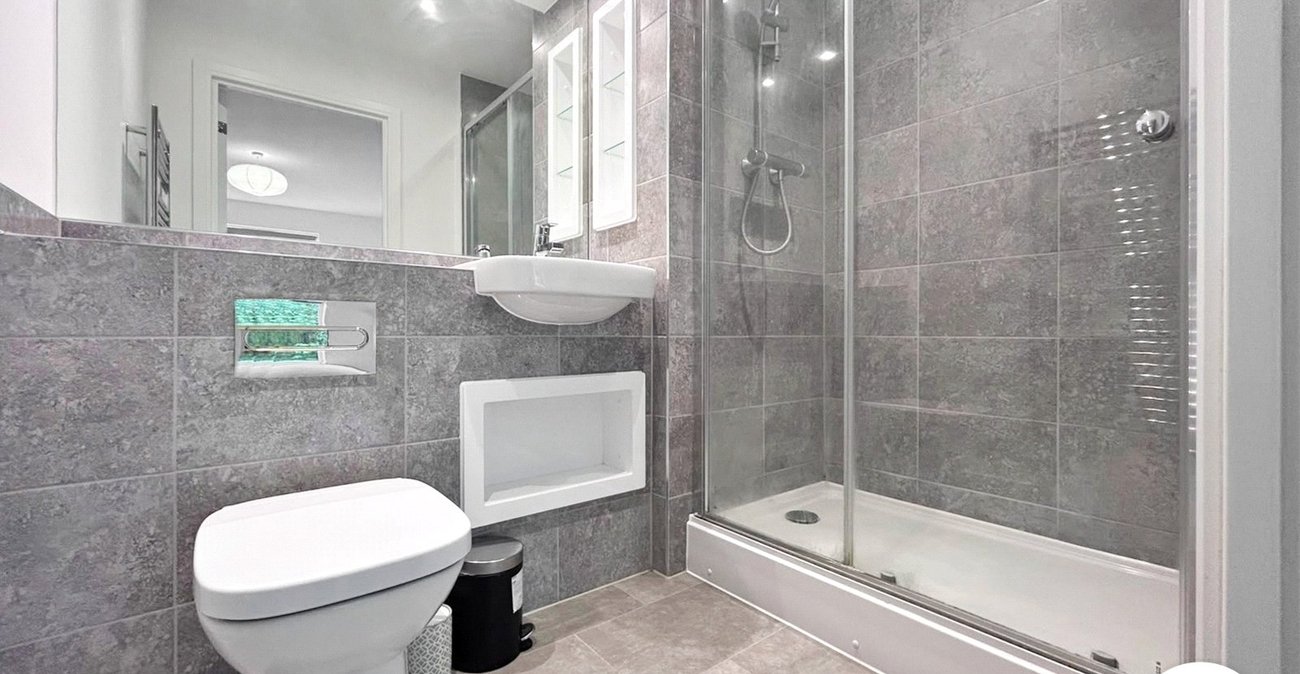 2 bedroom property to rent in Kings Hill | Robinson Michael & Jackson