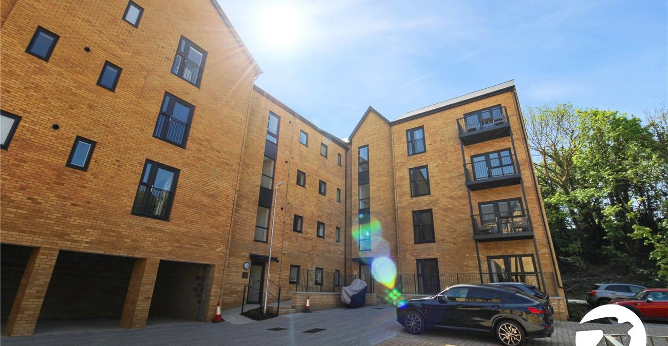 1 bedroom property to rent in Swanscombe | Robinson Michael & Jackson