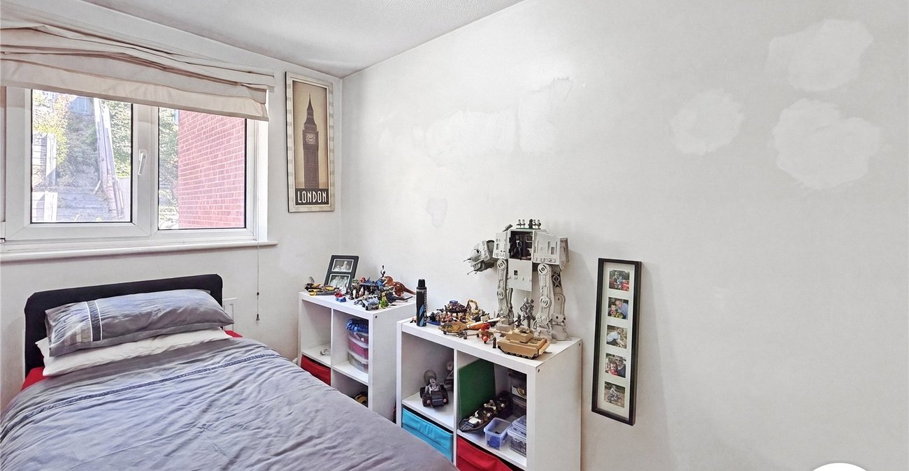 2 bedroom house to rent in Chatham | Robinson Michael & Jackson