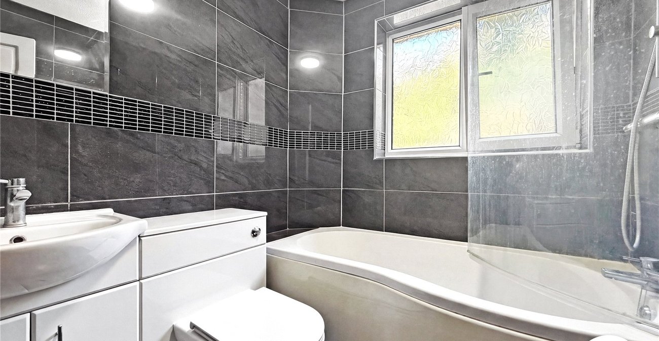 2 bedroom house to rent in Chatham | Robinson Michael & Jackson