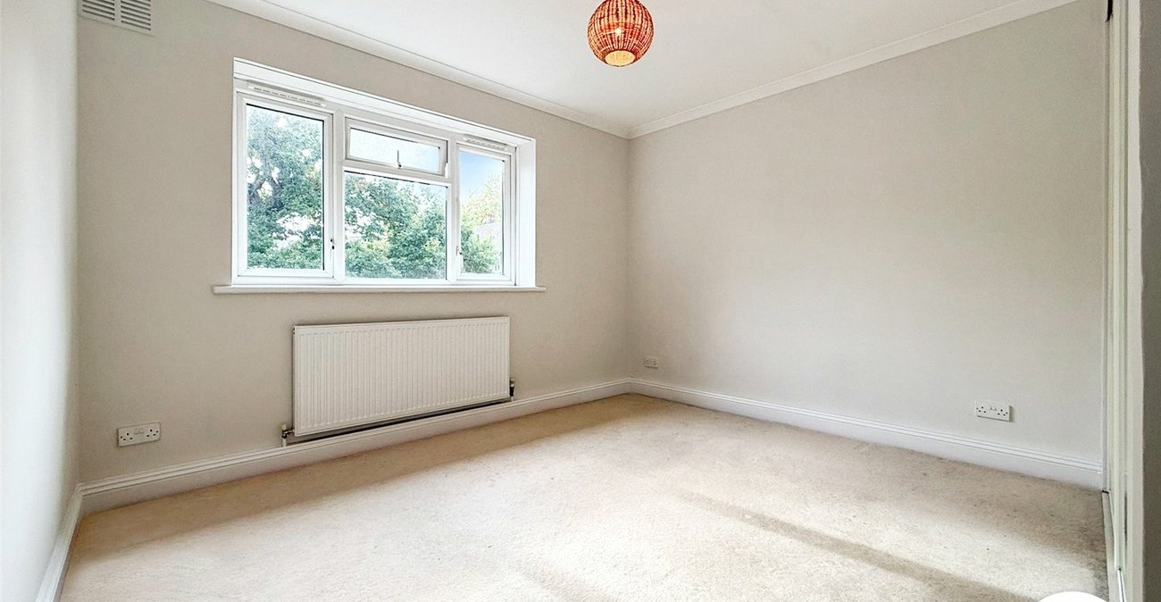 2 bedroom property to rent in London | Robinson Jackson