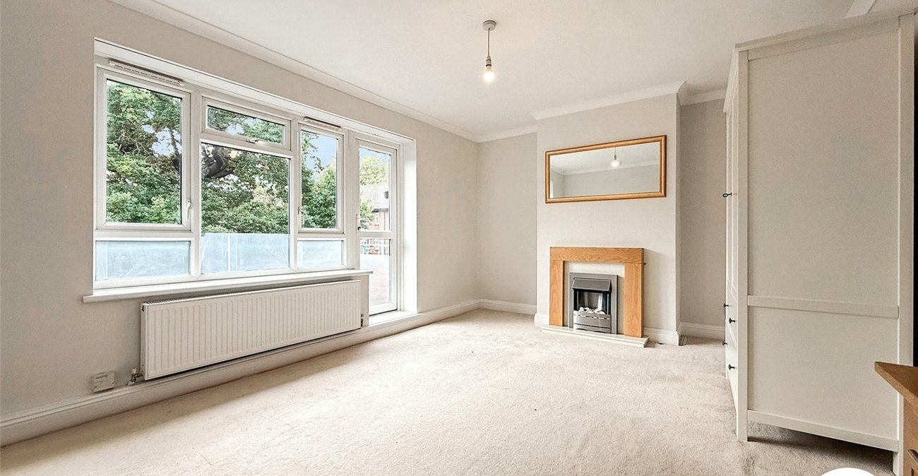 2 bedroom property to rent in London | Robinson Jackson