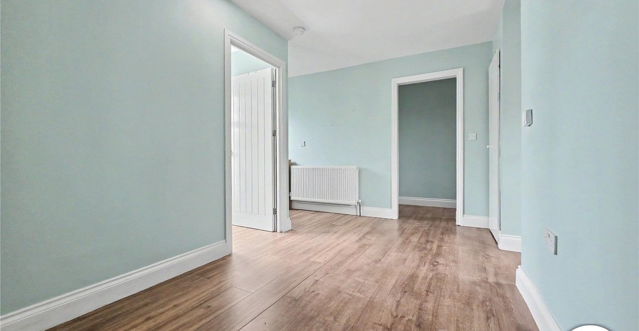 3 bedroom house to rent in London | Robinson Jackson
