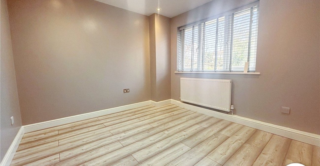 5 bedroom house to rent in Bromley | Robinson Jackson