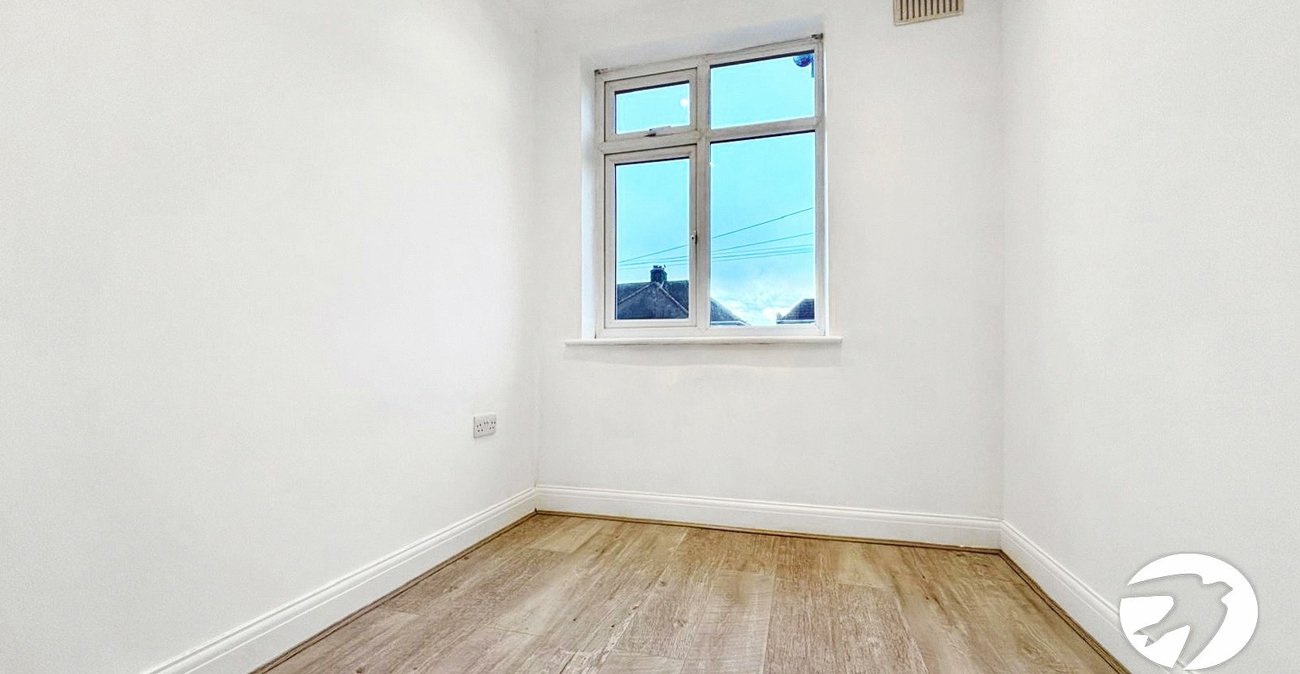 3 bedroom house to rent in Erith | Robinson Jackson