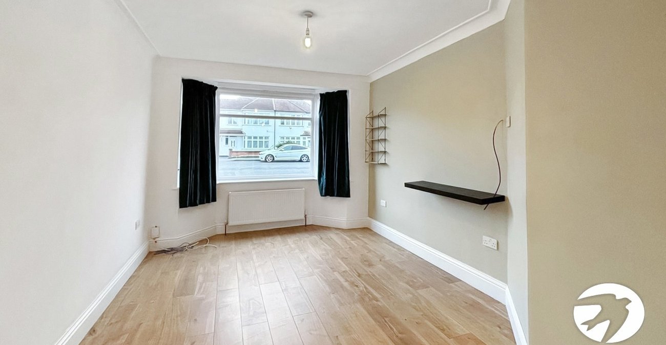 3 bedroom house to rent in Erith | Robinson Jackson