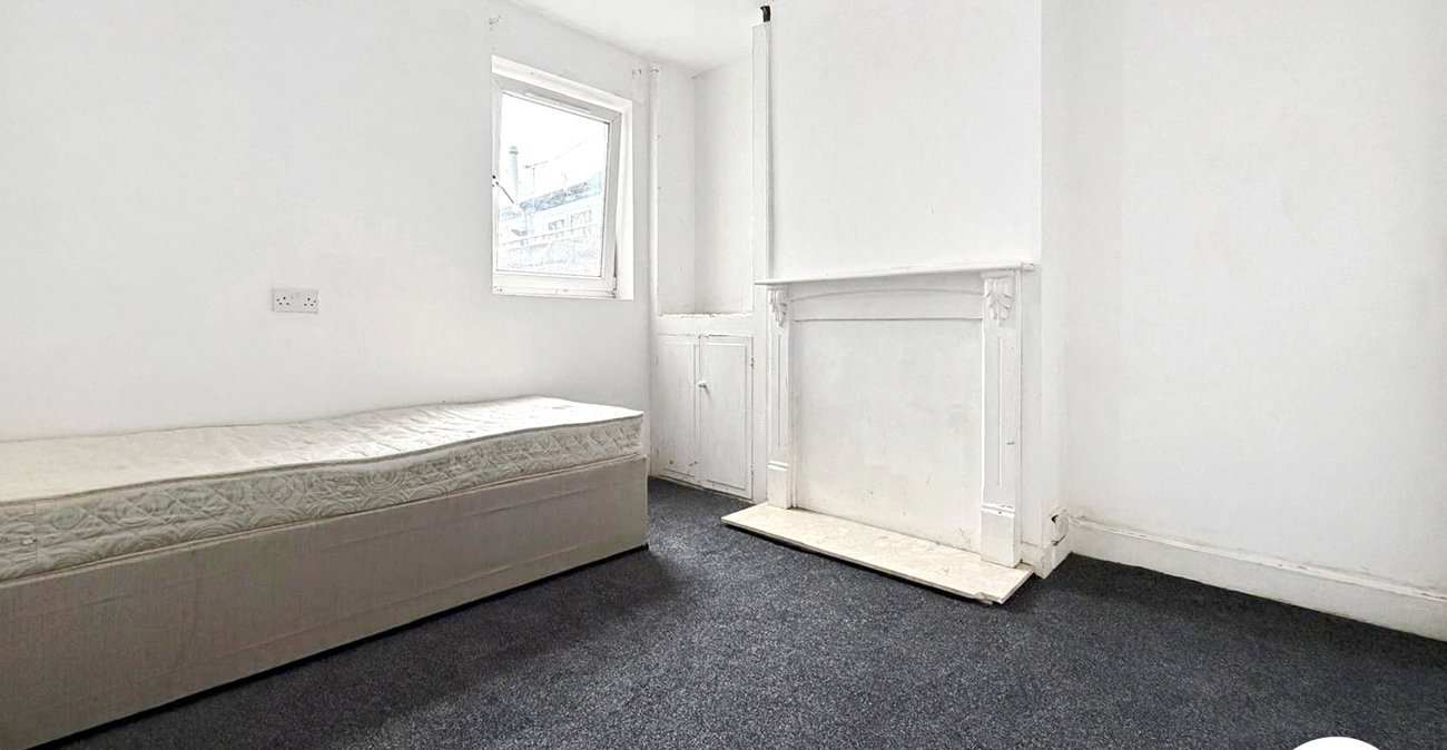 3 bedroom house to rent in Gillingham | Robinson Michael & Jackson