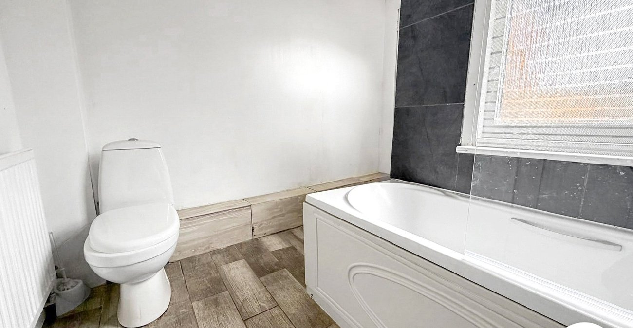 3 bedroom house to rent in Gillingham | Robinson Michael & Jackson