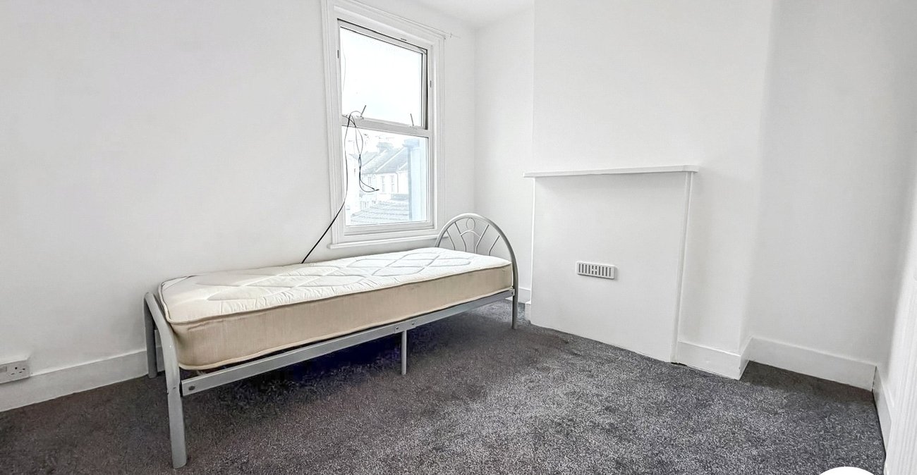 3 bedroom house to rent in Gillingham | Robinson Michael & Jackson