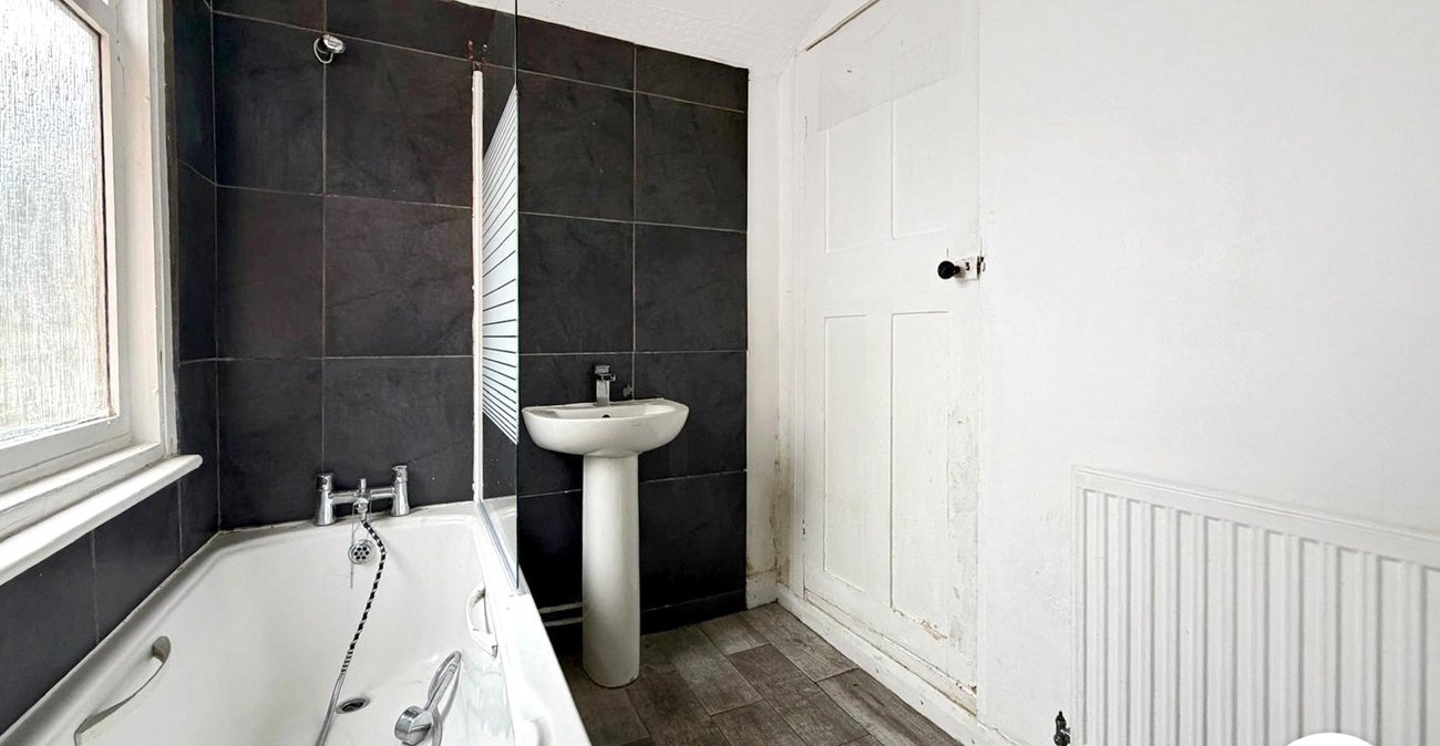 3 bedroom house to rent in Gillingham | Robinson Michael & Jackson