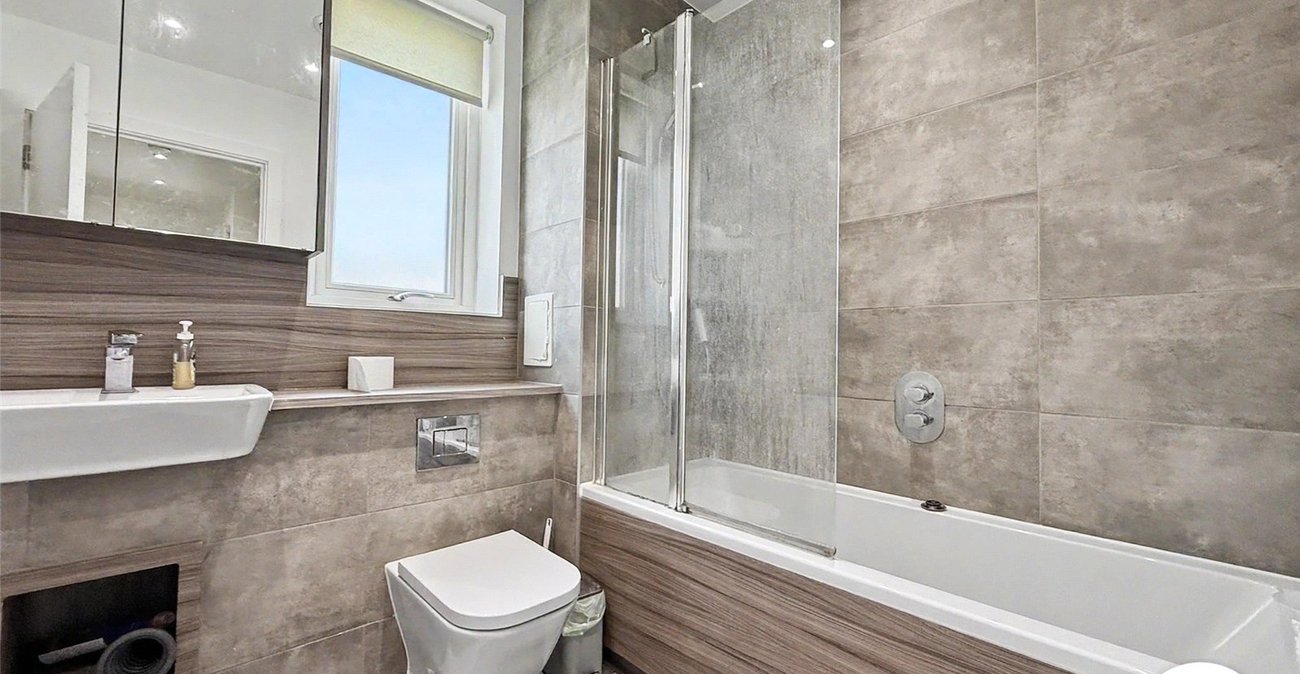 3 bedroom house to rent in Rochester | Robinson Michael & Jackson