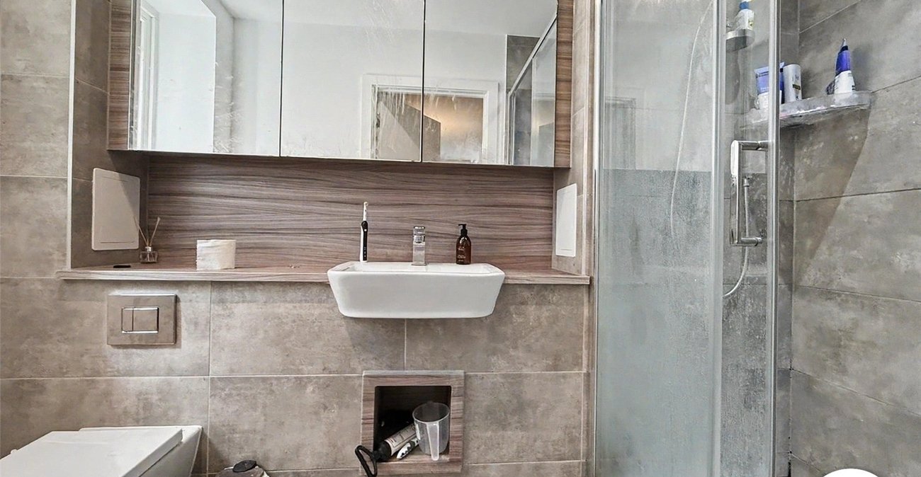 3 bedroom house to rent in Rochester | Robinson Michael & Jackson