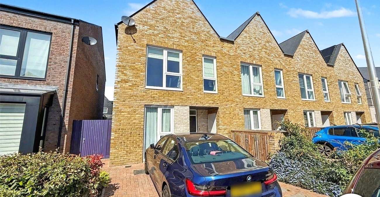 3 bedroom house to rent in Rochester | Robinson Michael & Jackson