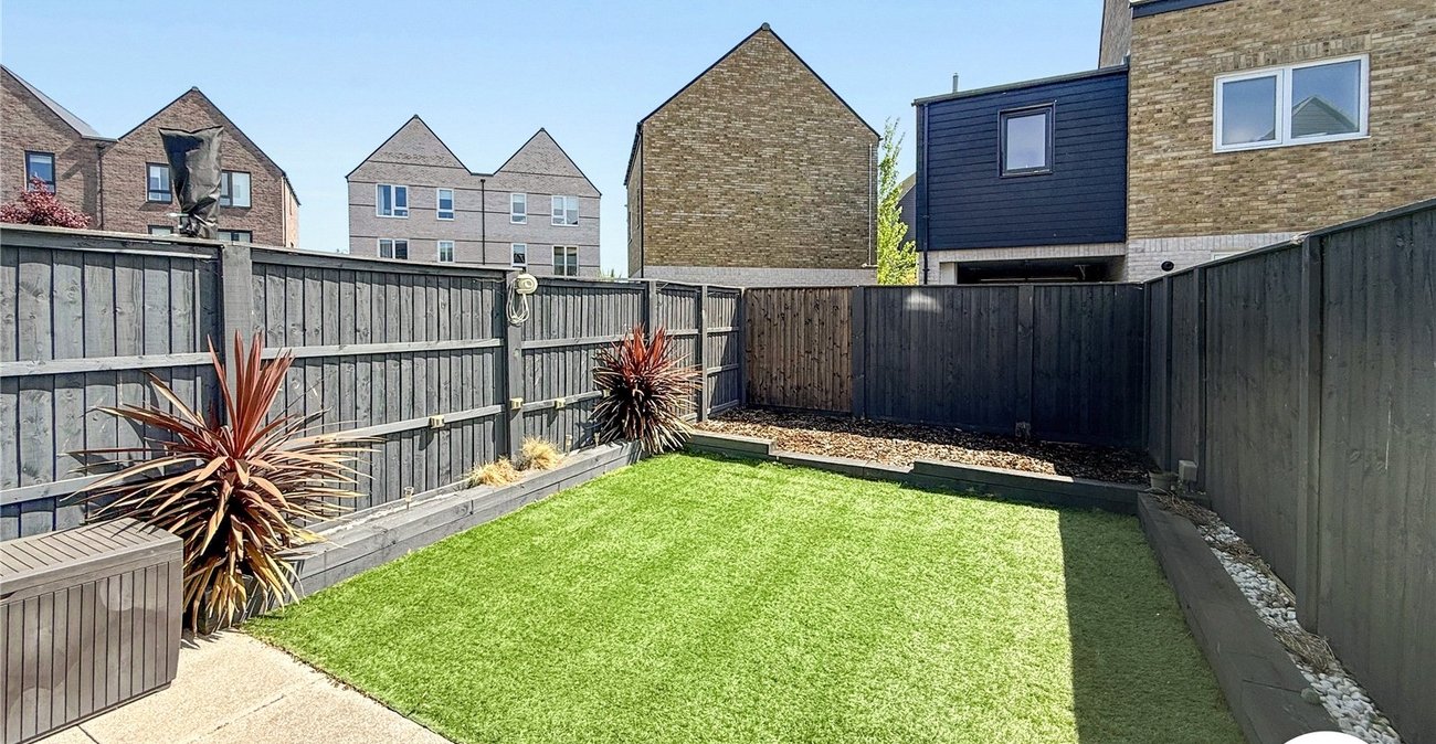 2 bedroom house to rent in Rochester | Robinson Michael & Jackson