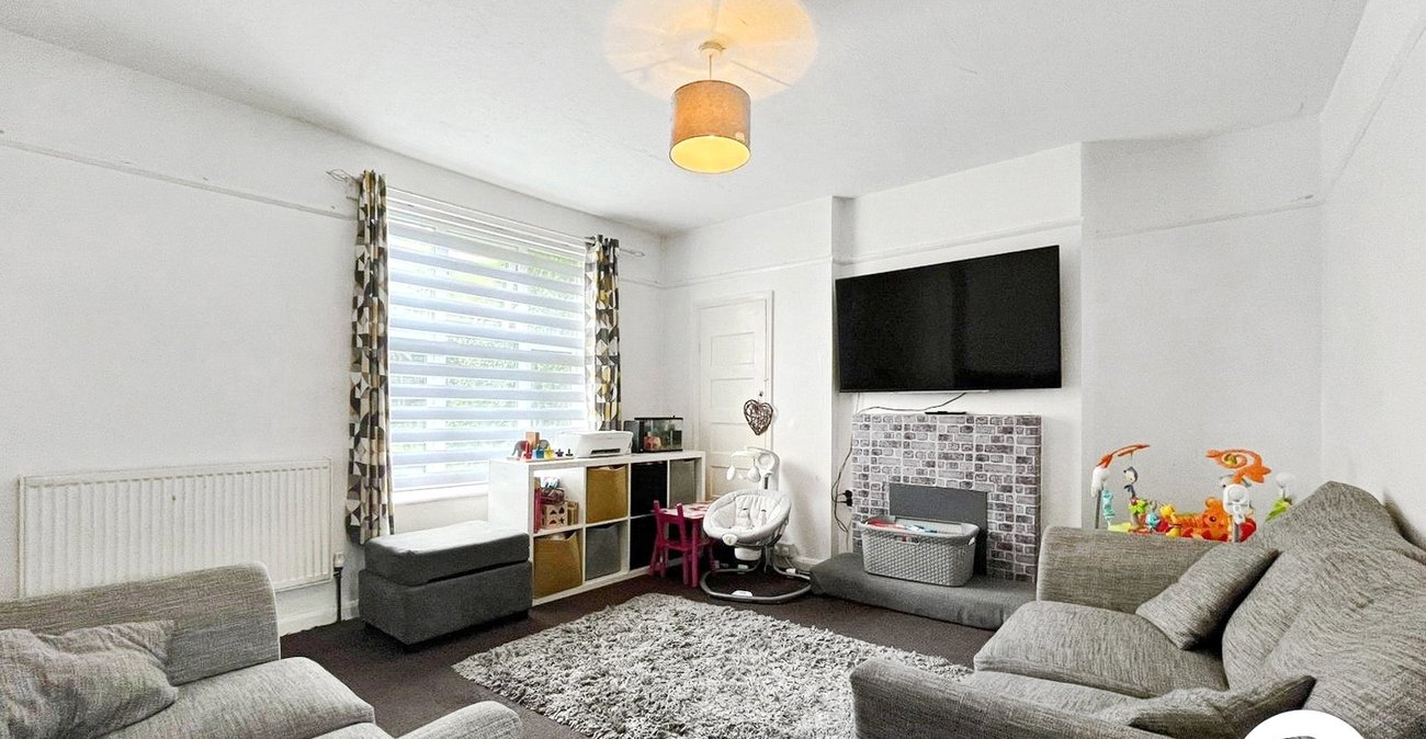 3 bedroom house to rent in Rochester | Robinson Michael & Jackson