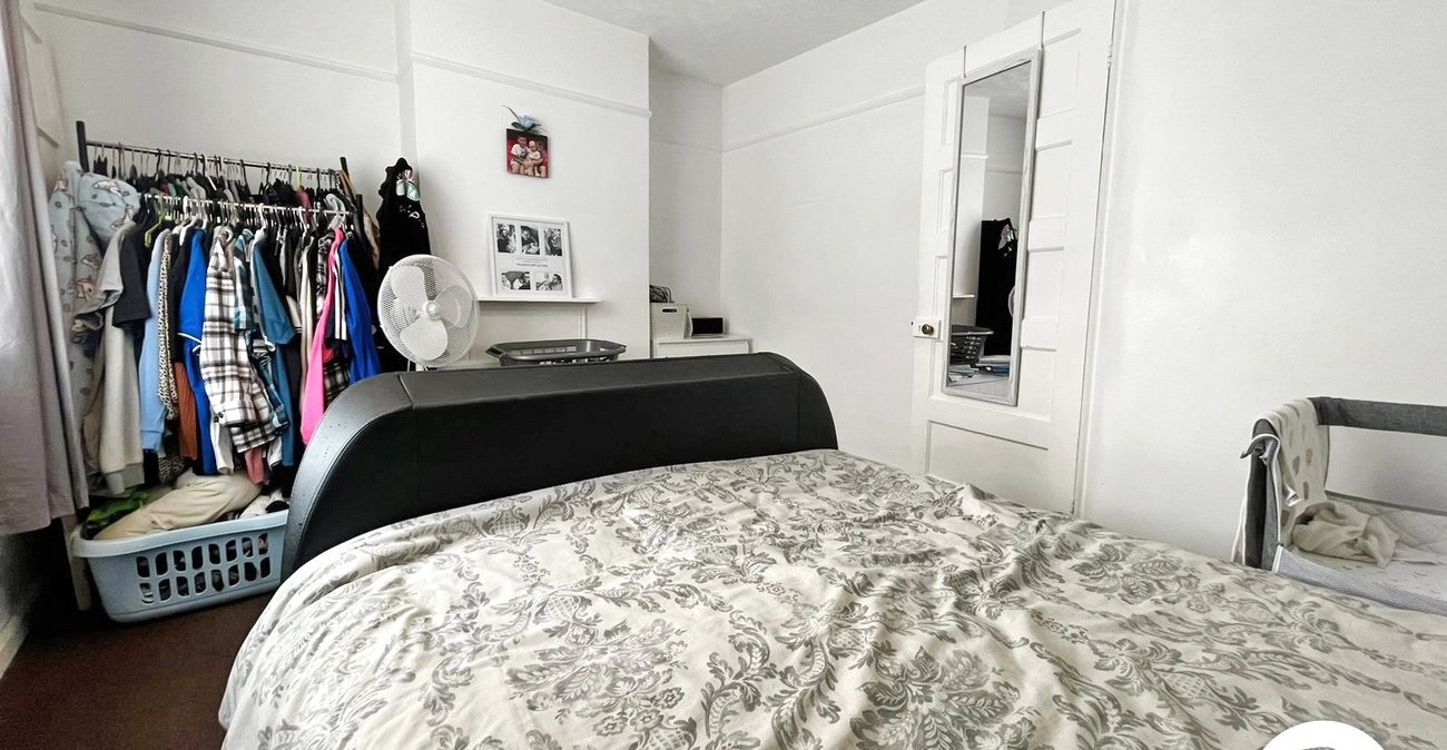 3 bedroom house to rent in Rochester | Robinson Michael & Jackson