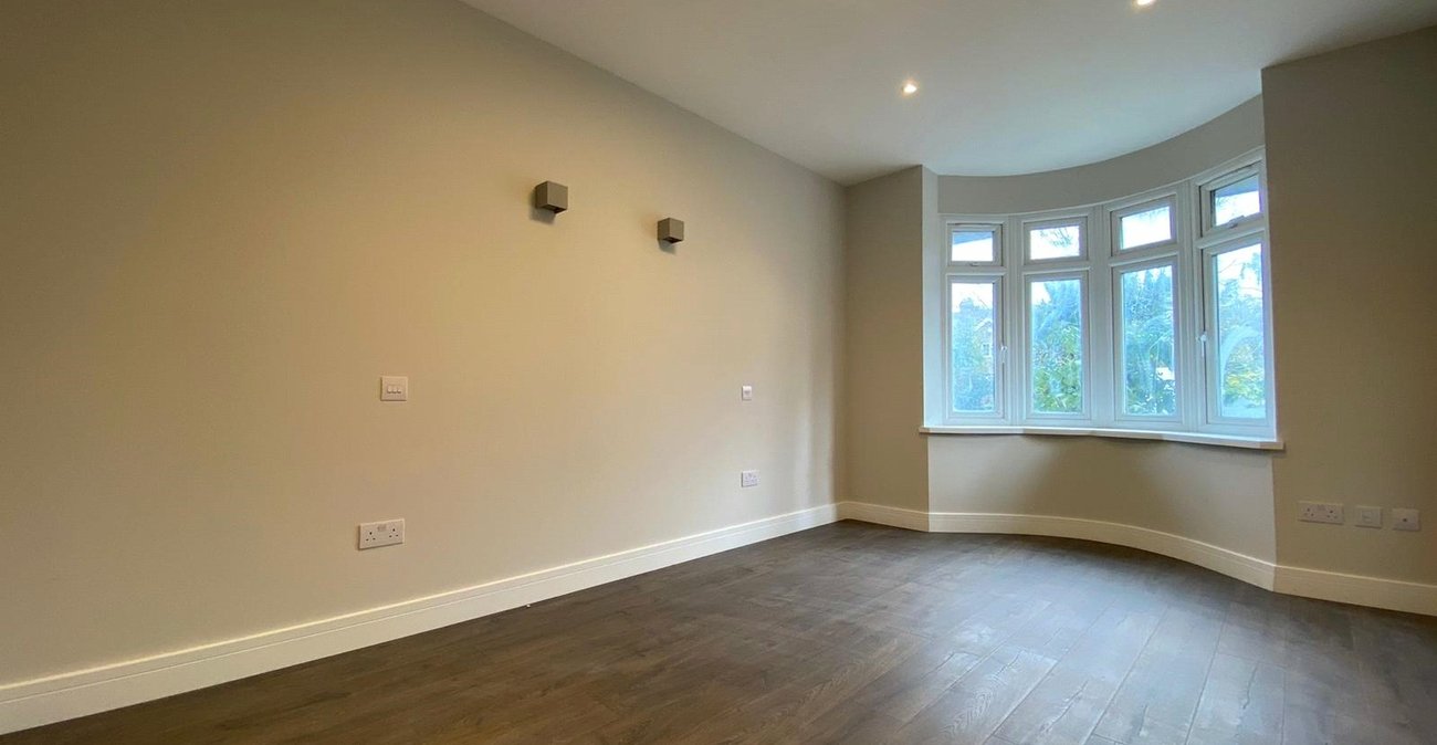 2 bedroom property to rent in Rainham | Robinson Michael & Jackson