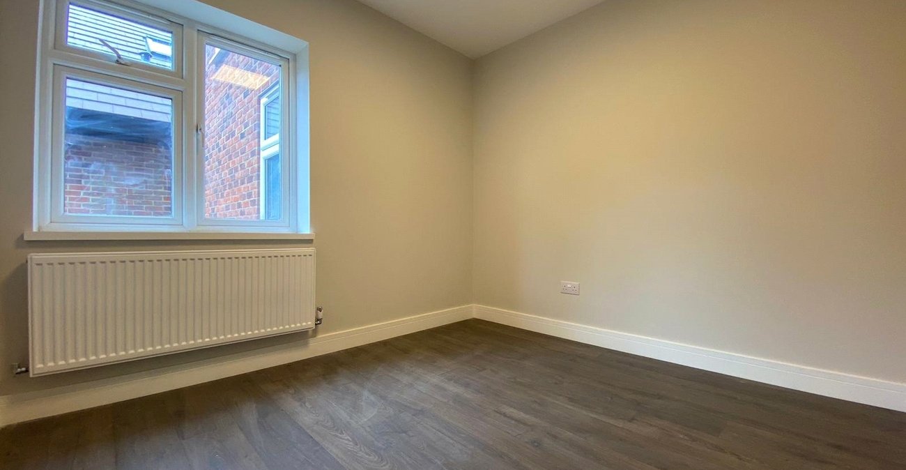 2 bedroom property to rent in Rainham | Robinson Michael & Jackson