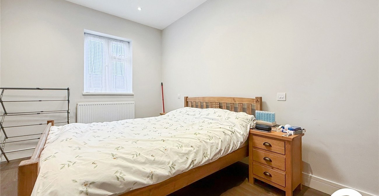 2 bedroom property to rent in Rainham | Robinson Michael & Jackson