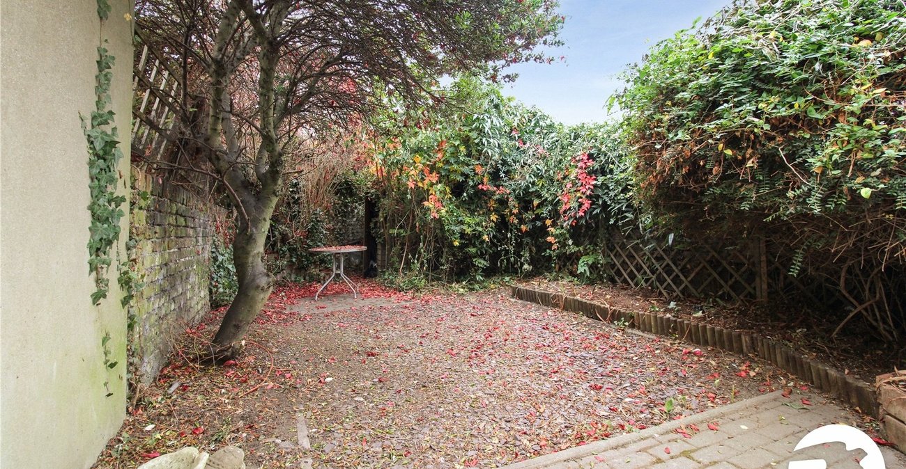 2 bedroom house to rent in Gravesend | Robinson Michael & Jackson