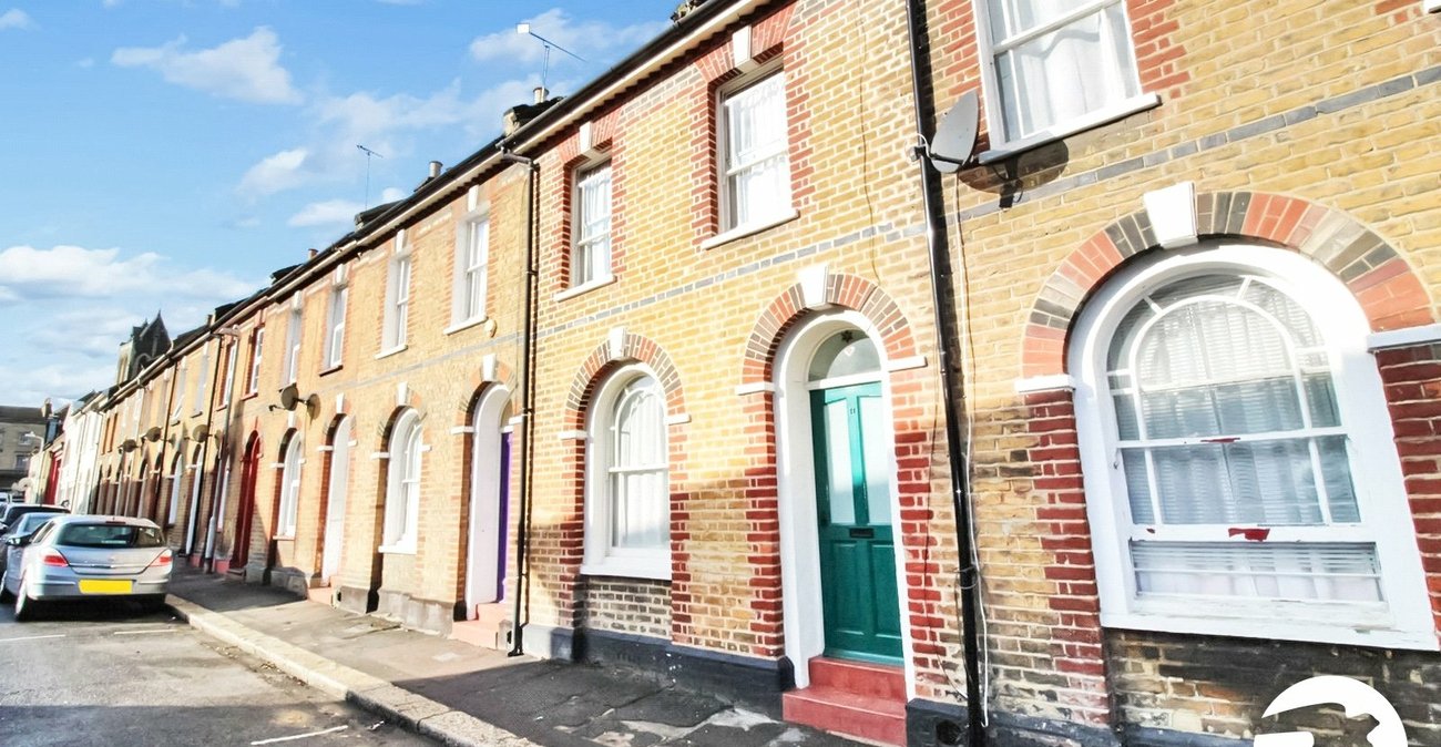 2 bedroom house to rent in Gravesend | Robinson Michael & Jackson