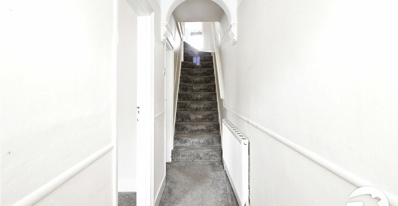 2 bedroom house to rent in Gravesend | Robinson Michael & Jackson