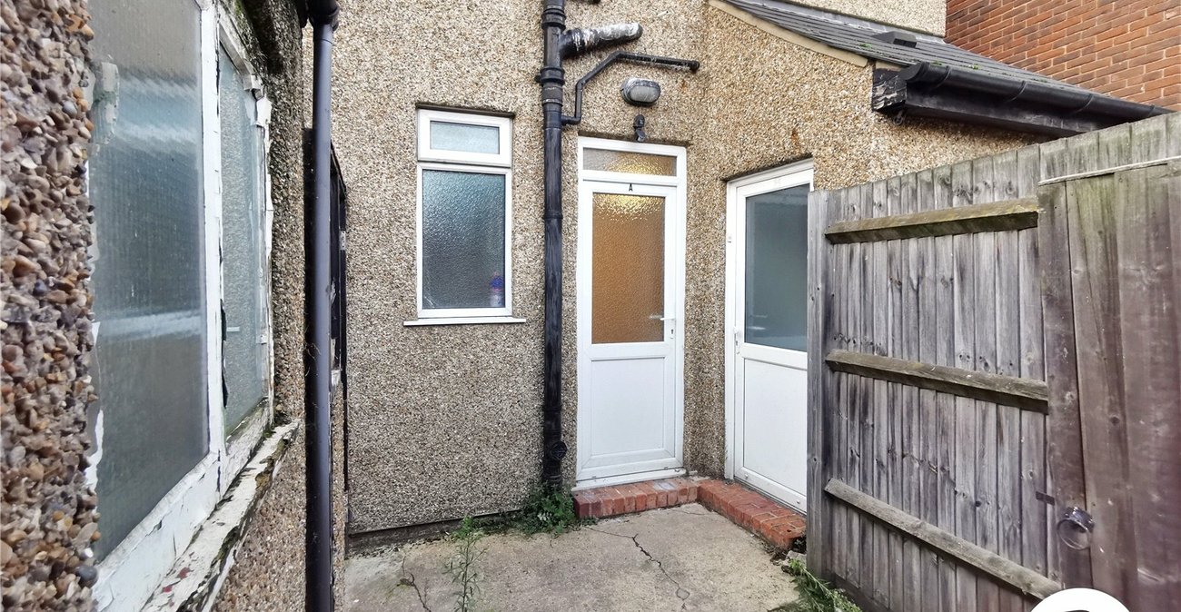 2 bedroom property to rent in Erith | Robinson Jackson