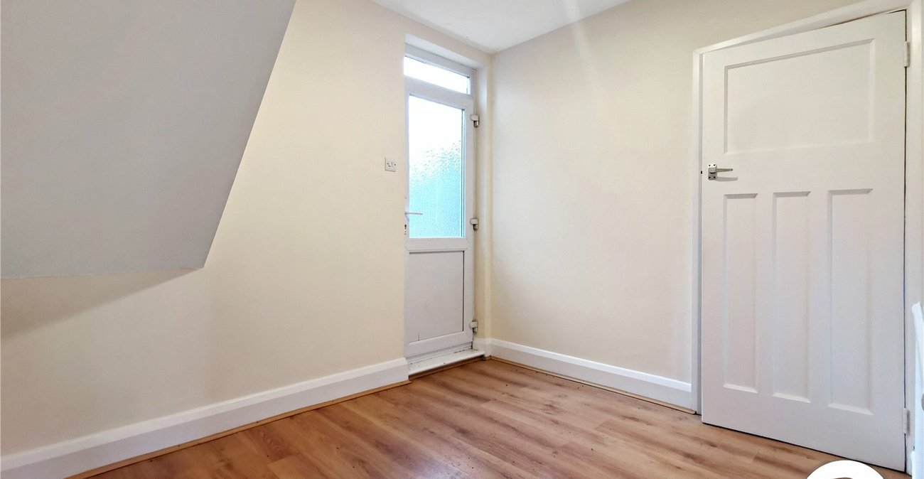 2 bedroom property to rent in Erith | Robinson Jackson