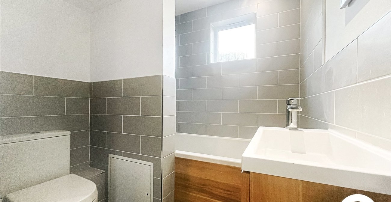 2 bedroom property to rent in Sittingbourne | Robinson Michael & Jackson