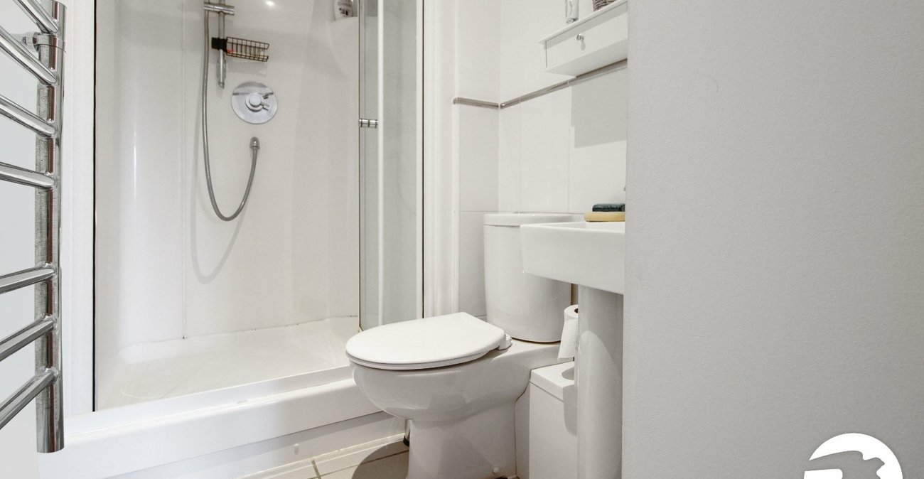 2 bedroom property to rent in Northfleet | Robinson Michael & Jackson