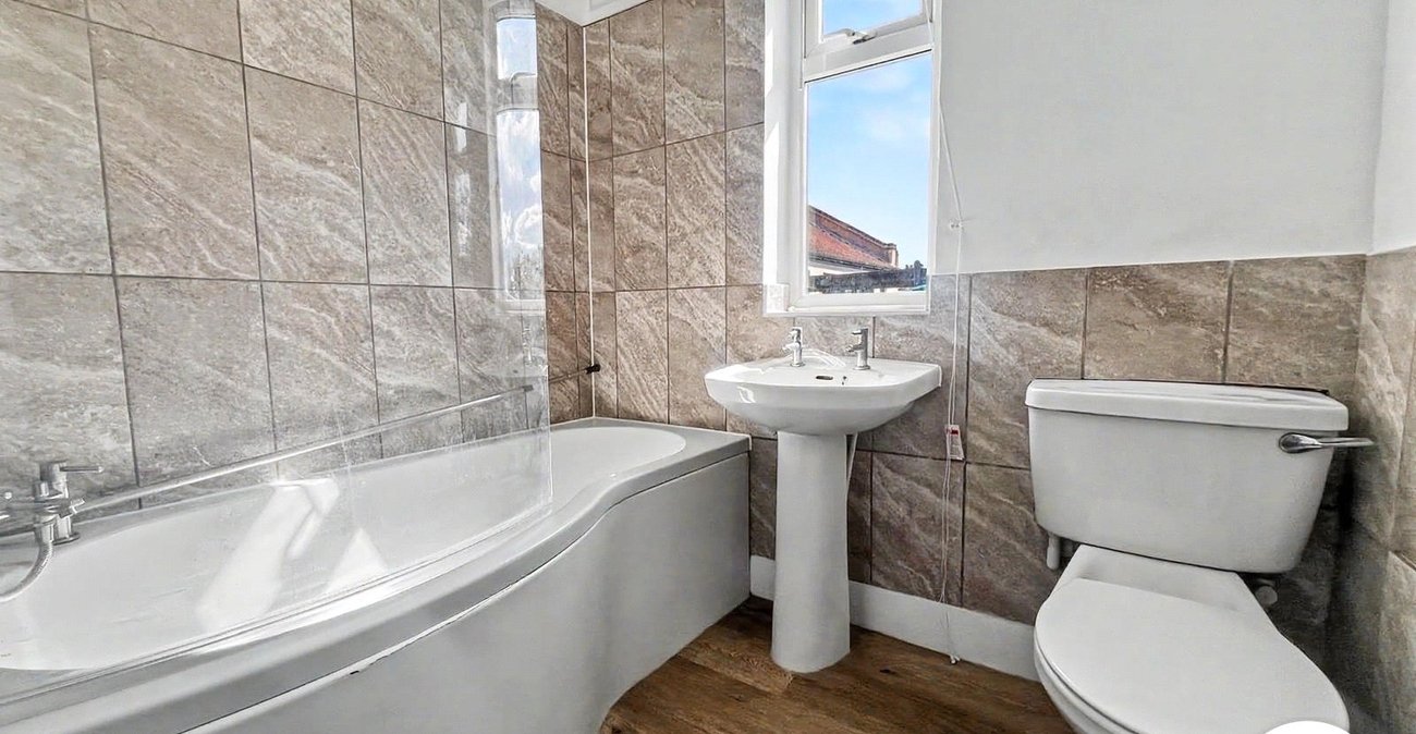 2 bedroom property to rent in Sidcup | Robinson Jackson