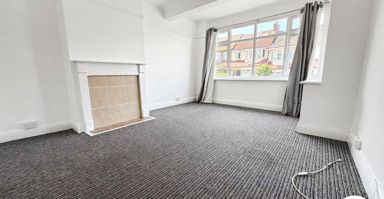 3 bedroom house to rent in Chatham | Robinson Michael & Jackson