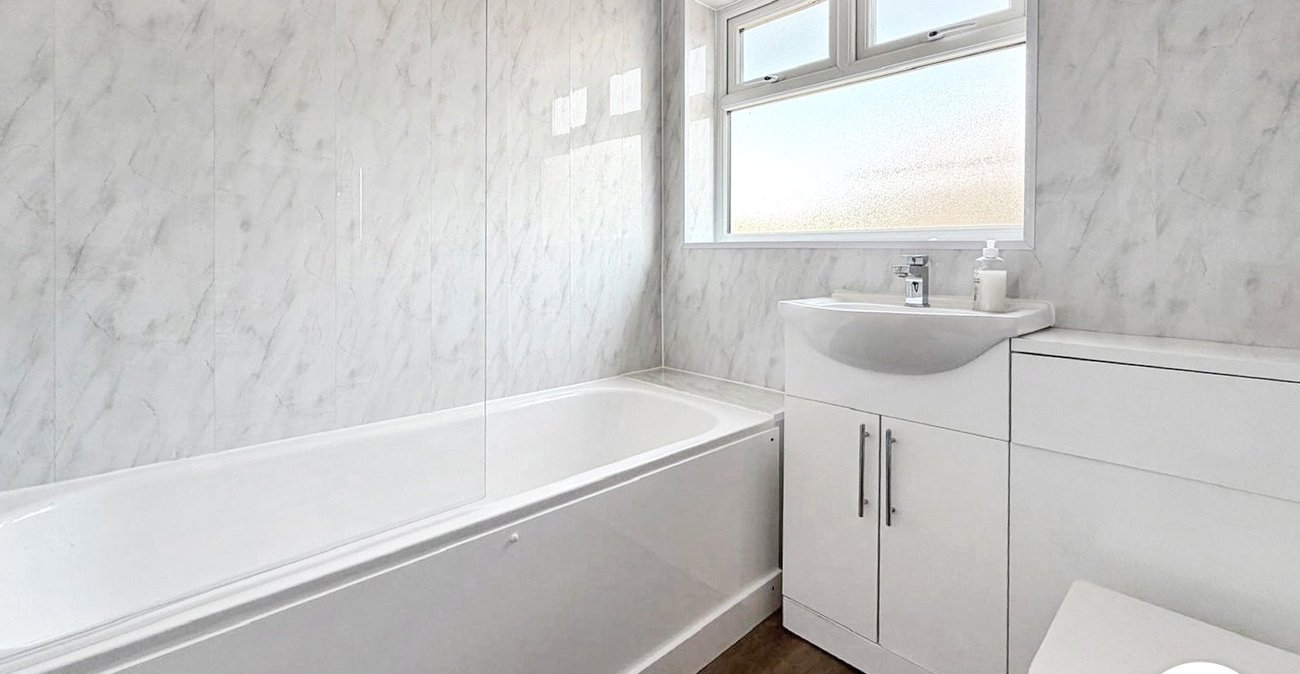 3 bedroom house to rent in Chatham | Robinson Michael & Jackson