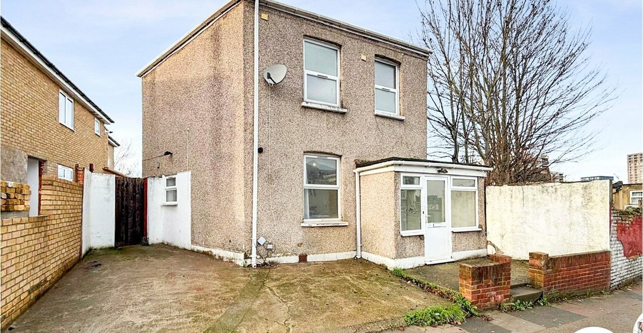 3 bedroom house to rent in London | 