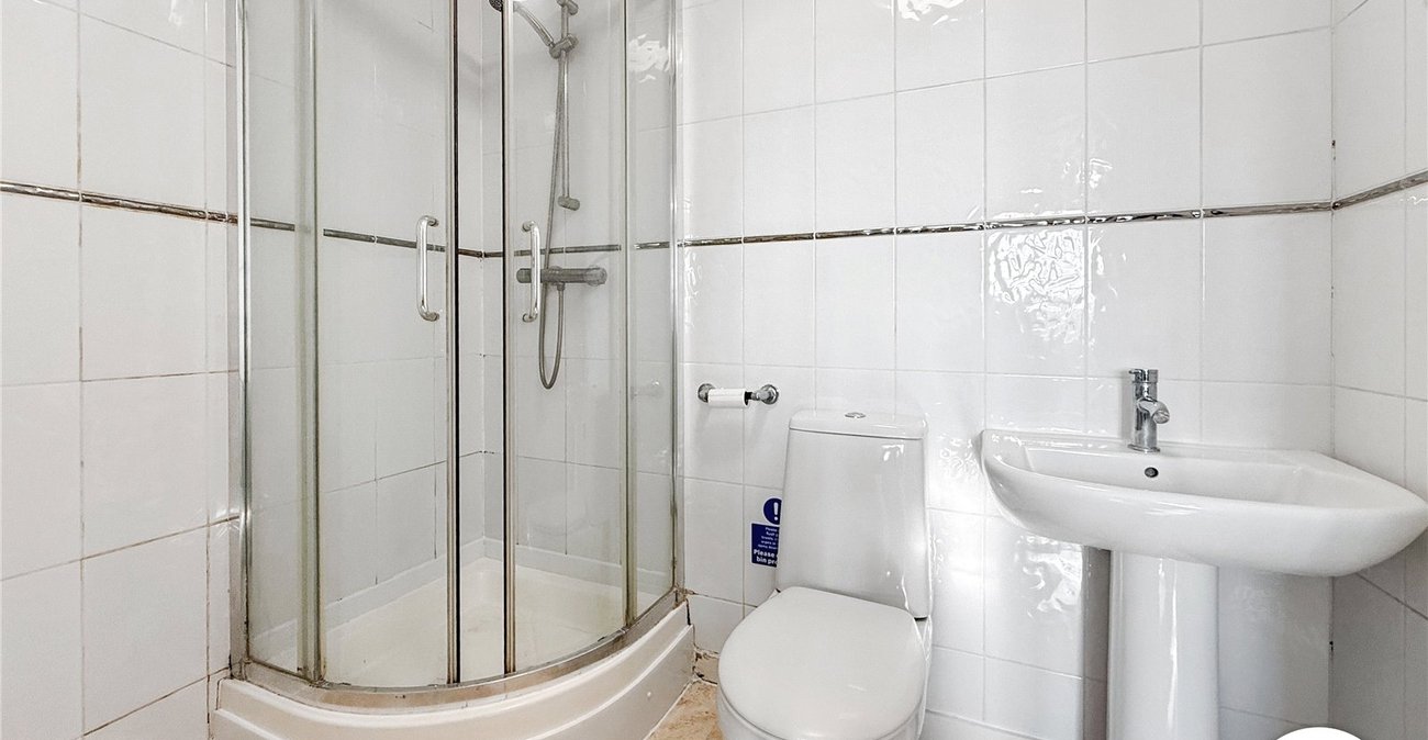 2 bedroom property to rent in Maidstone | Robinson Michael & Jackson