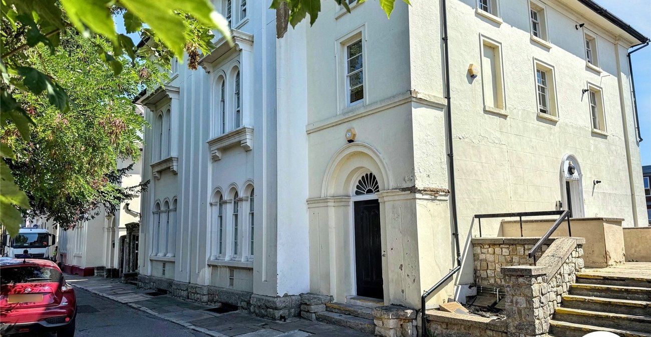 2 bedroom property to rent in Maidstone | Robinson Michael & Jackson