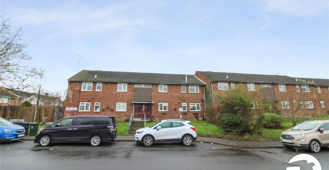 2 bedroom property to rent in Swanscombe | Robinson Michael & Jackson