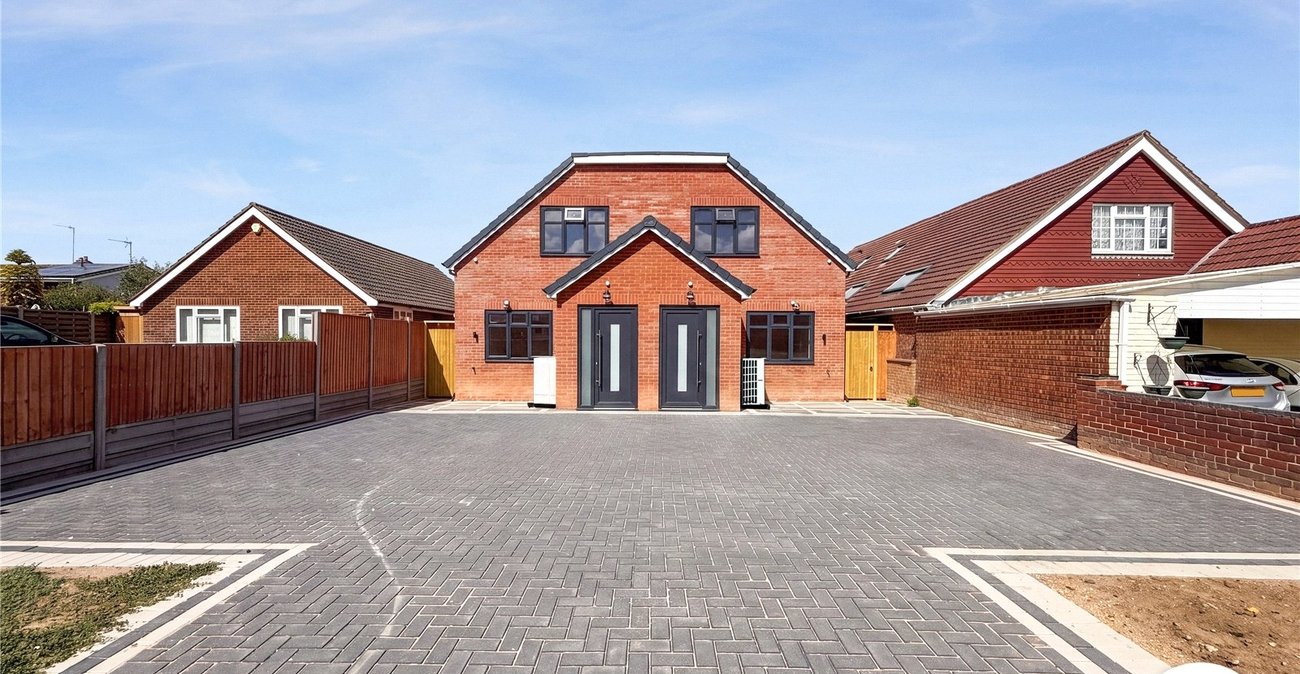 4 bedroom house to rent in Rochester | Robinson Michael & Jackson