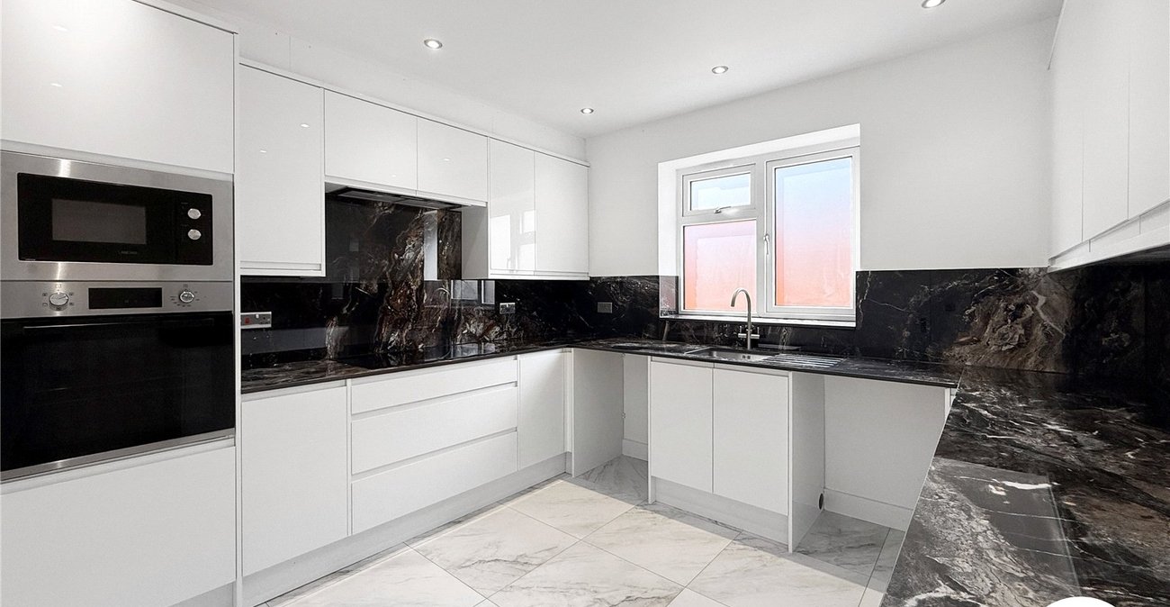 4 bedroom house to rent in Rochester | Robinson Michael & Jackson