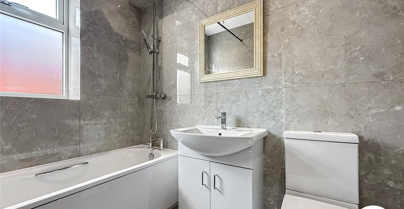 4 bedroom house to rent in Rochester | Robinson Michael & Jackson