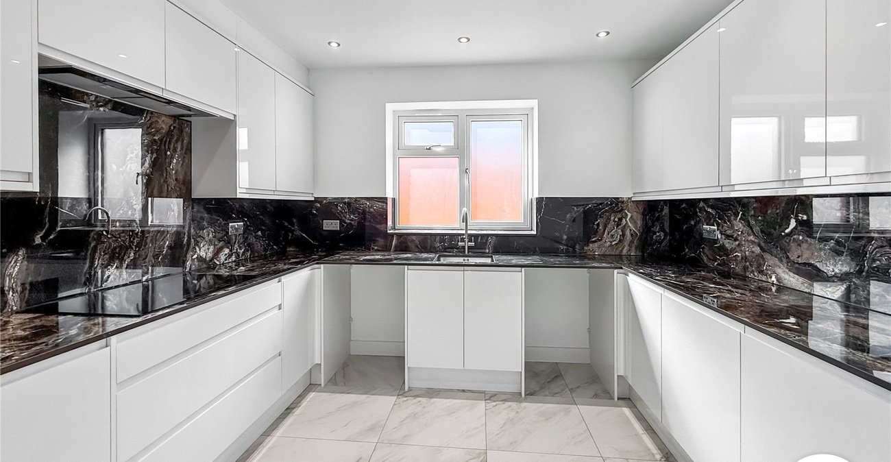 4 bedroom house to rent in Rochester | Robinson Michael & Jackson