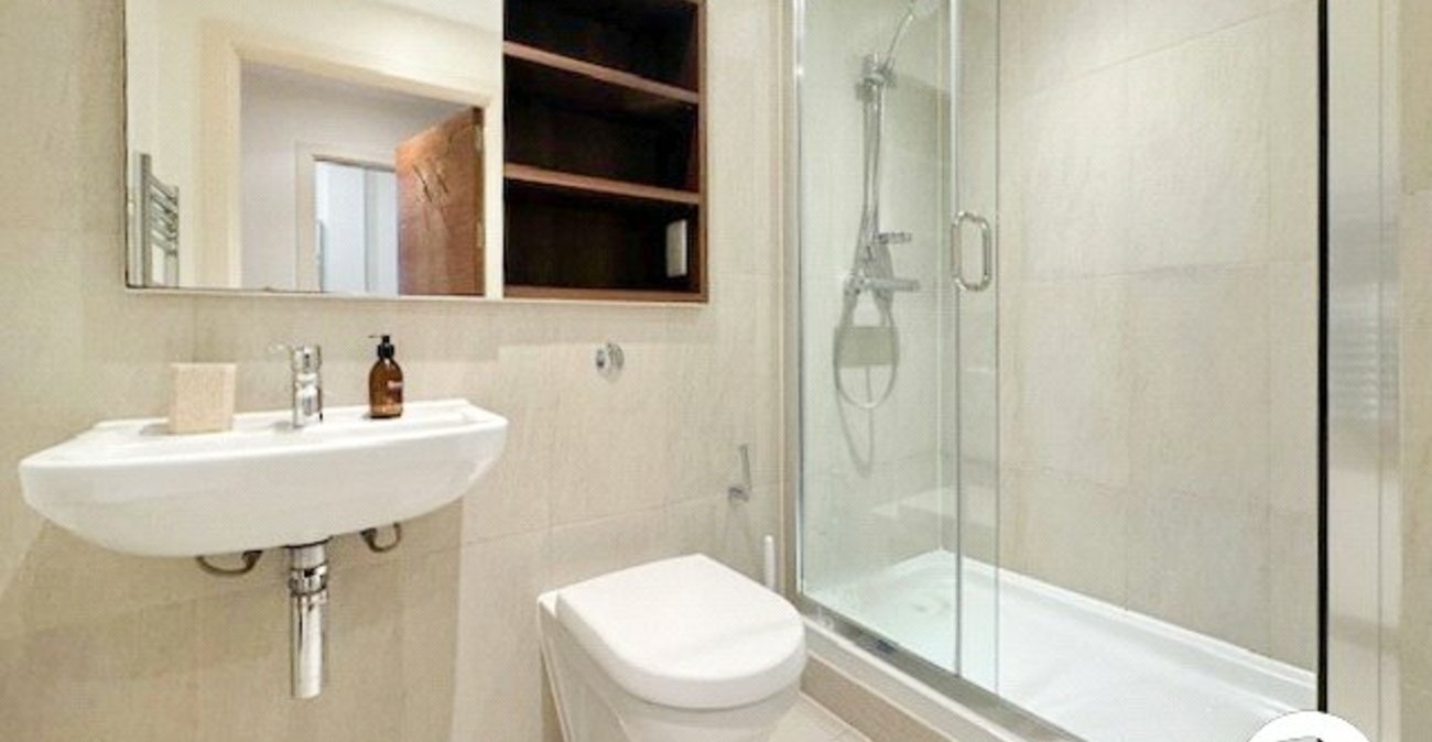 3 bedroom property to rent in London | 