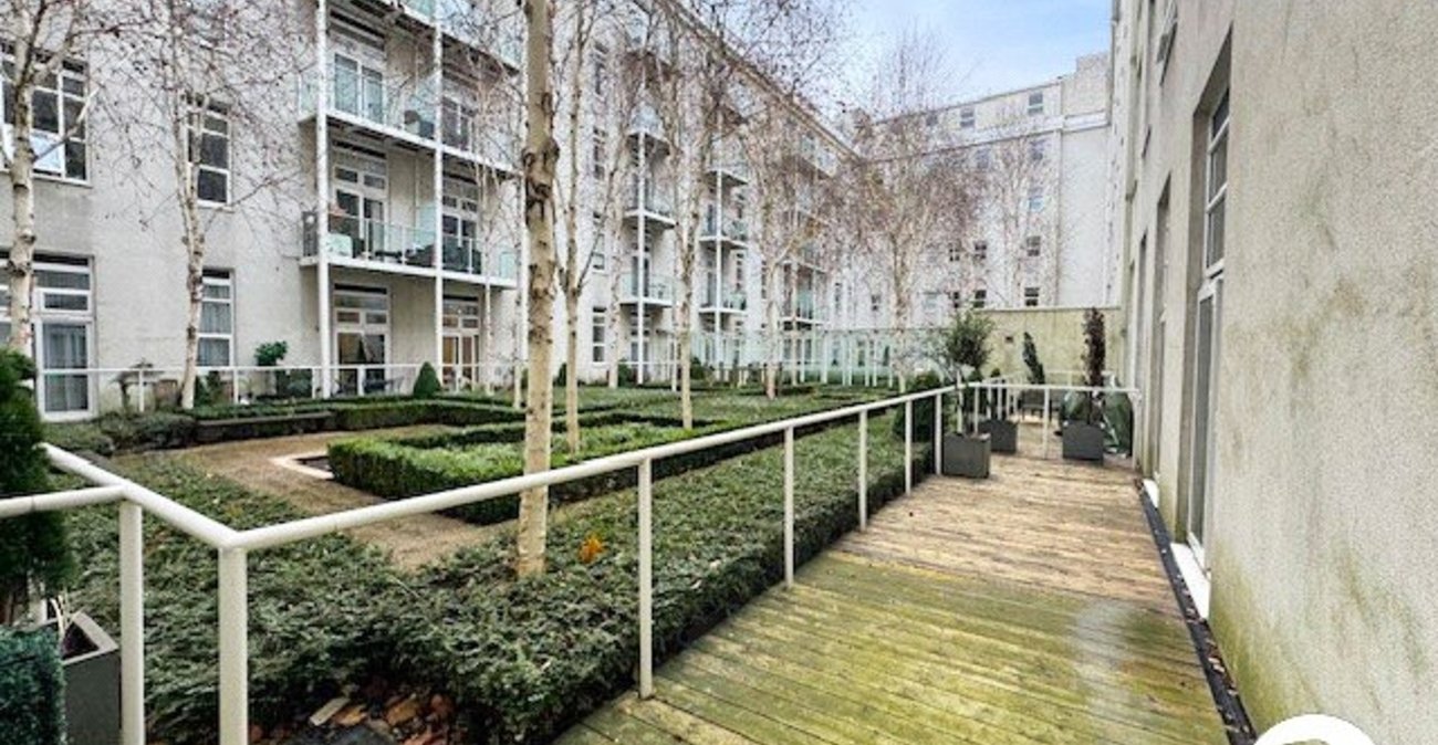 3 bedroom property to rent in London | 