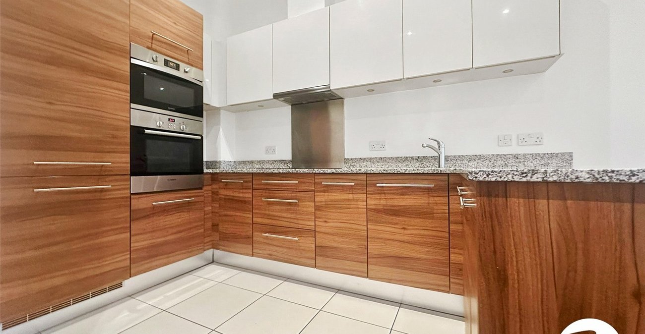 3 bedroom property to rent in London | 