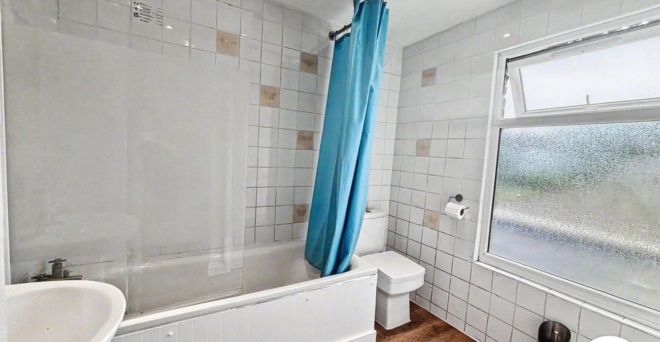 3 bedroom property to rent in Erith | Robinson Jackson