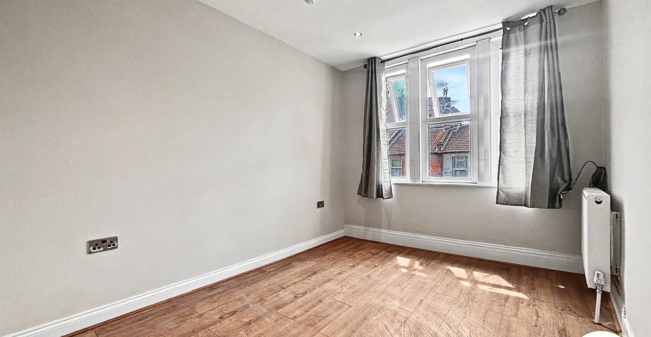 3 bedroom property to rent in Erith | Robinson Jackson