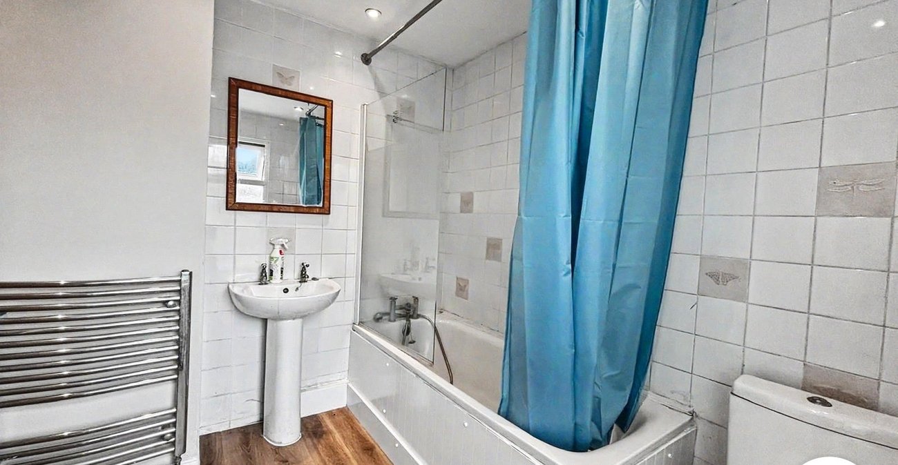 3 bedroom property to rent in Erith | Robinson Jackson