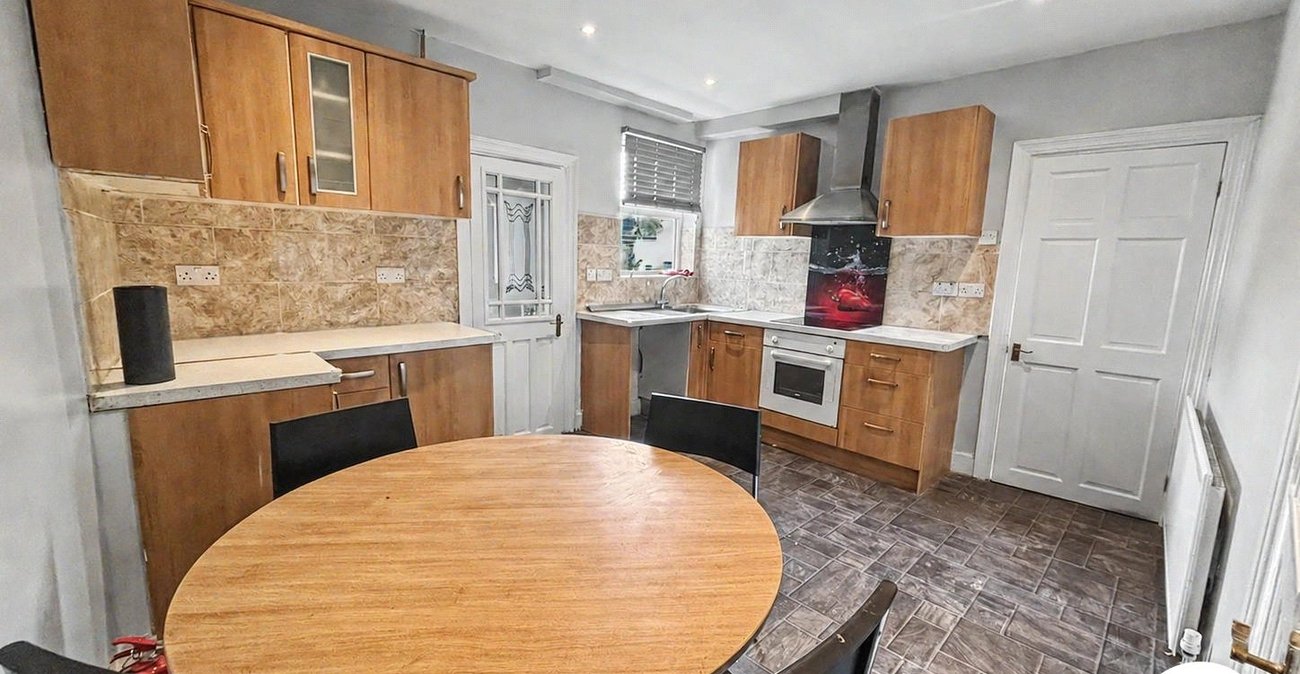 3 bedroom property to rent in Erith | Robinson Jackson
